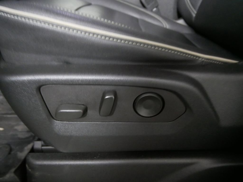 Used 2023 GMC Yukon SLT image 18