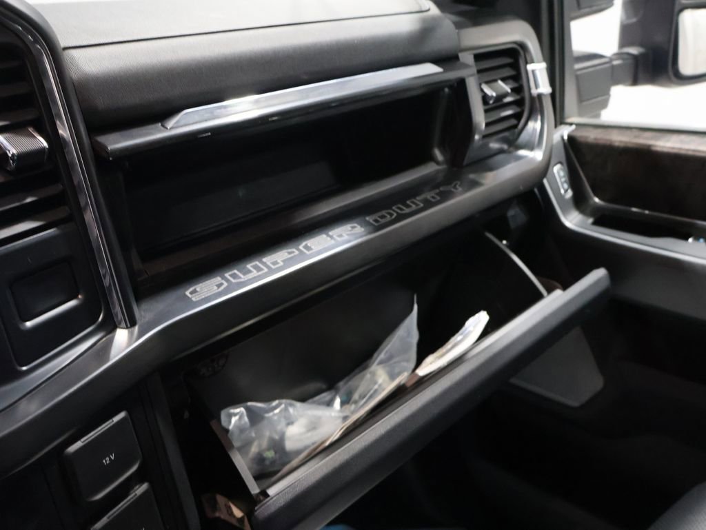Used 2024 Ford F250 Lariat w/ Chrome Package image 31