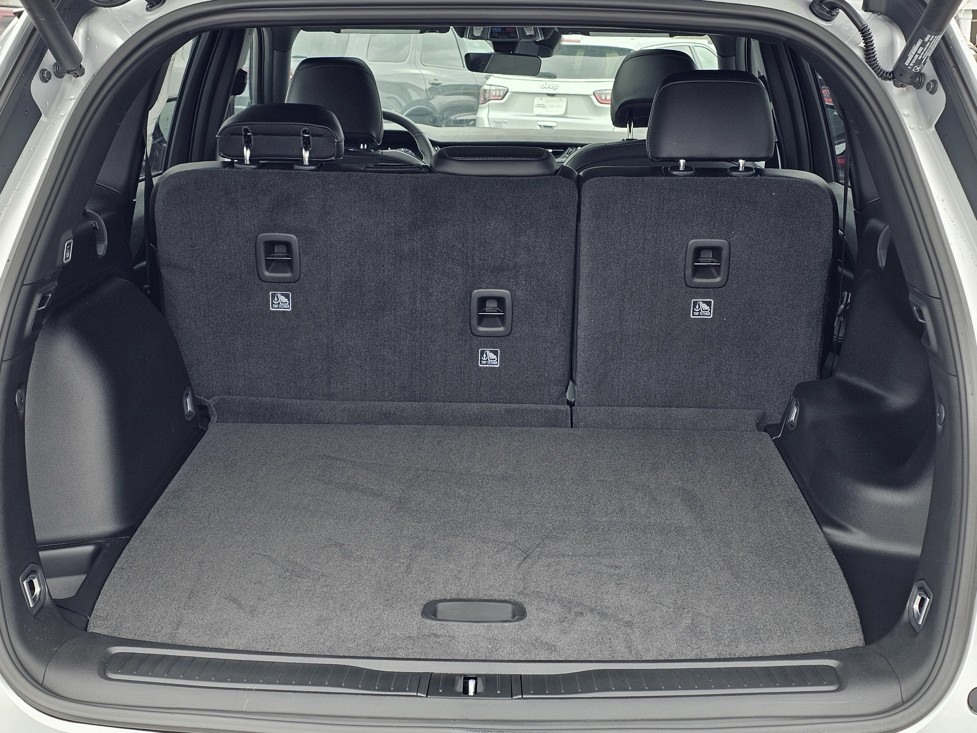 New 2025 Jeep Grand Cherokee Altitude image 10