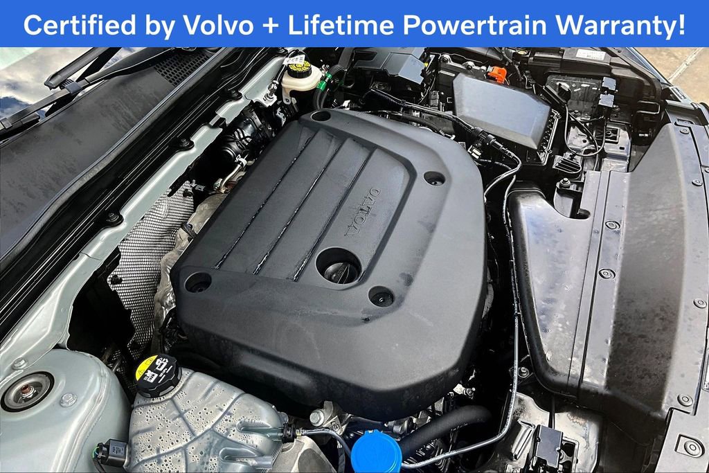 Certified 2025 Volvo XC40 B5 Core image 42