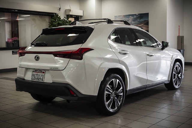 Certified 2025 Lexus UX 300h FWD w/ Accessory Package (Z2) image 6