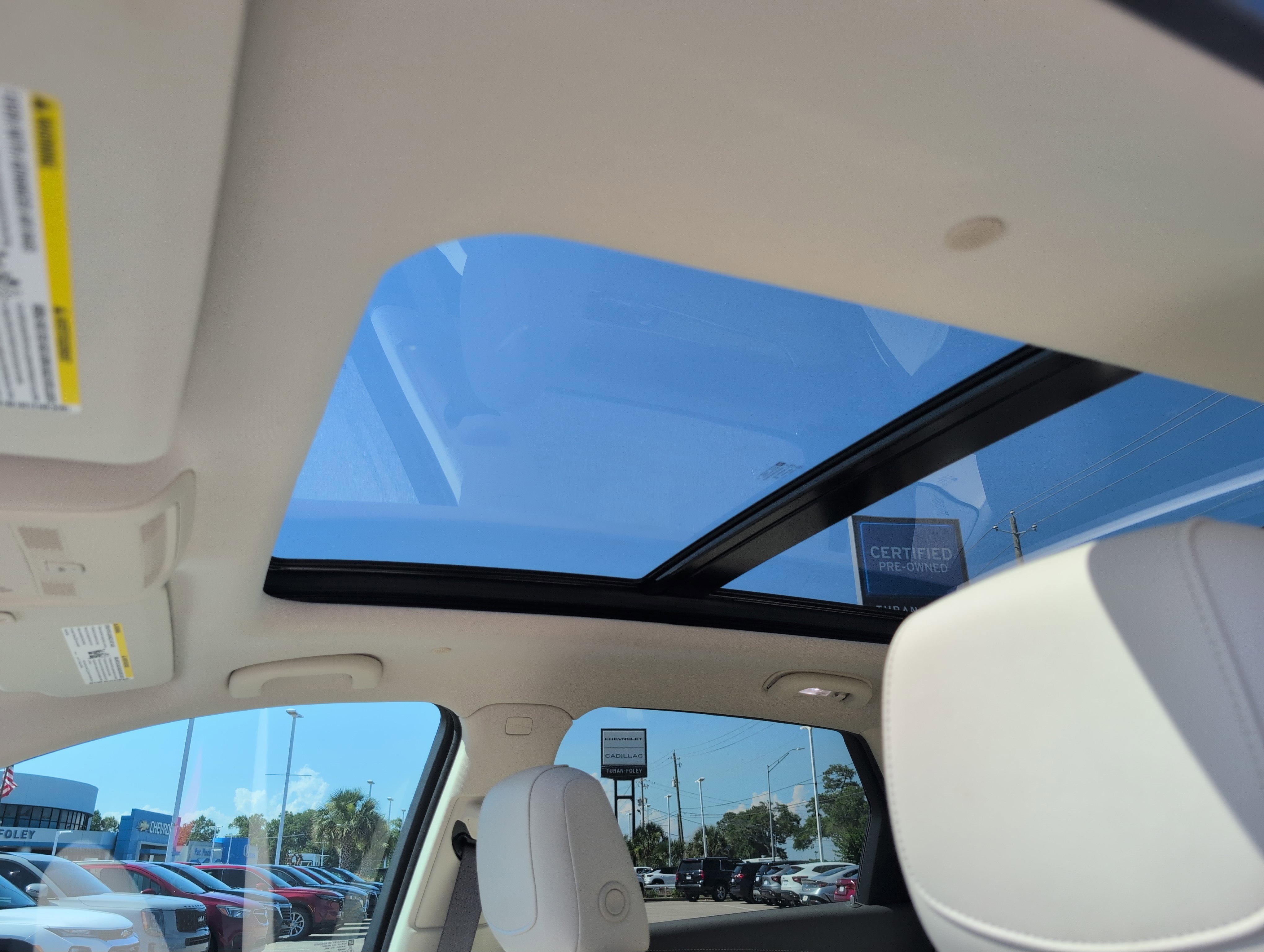 Certified 2022 Cadillac XT5 Premium Luxury FWD image 17