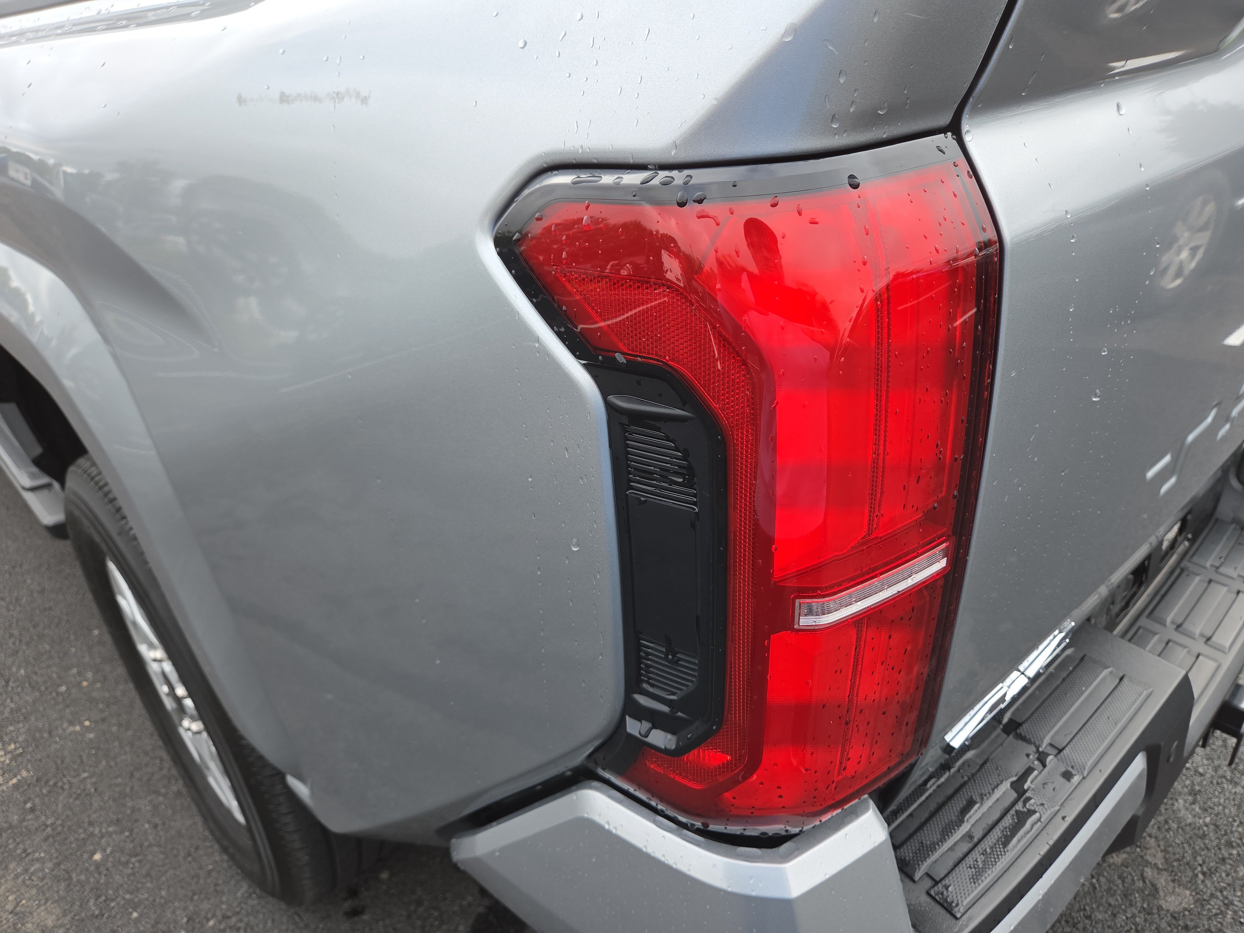 Used 2024 Toyota Tacoma SR5 AWD/4WD image 15