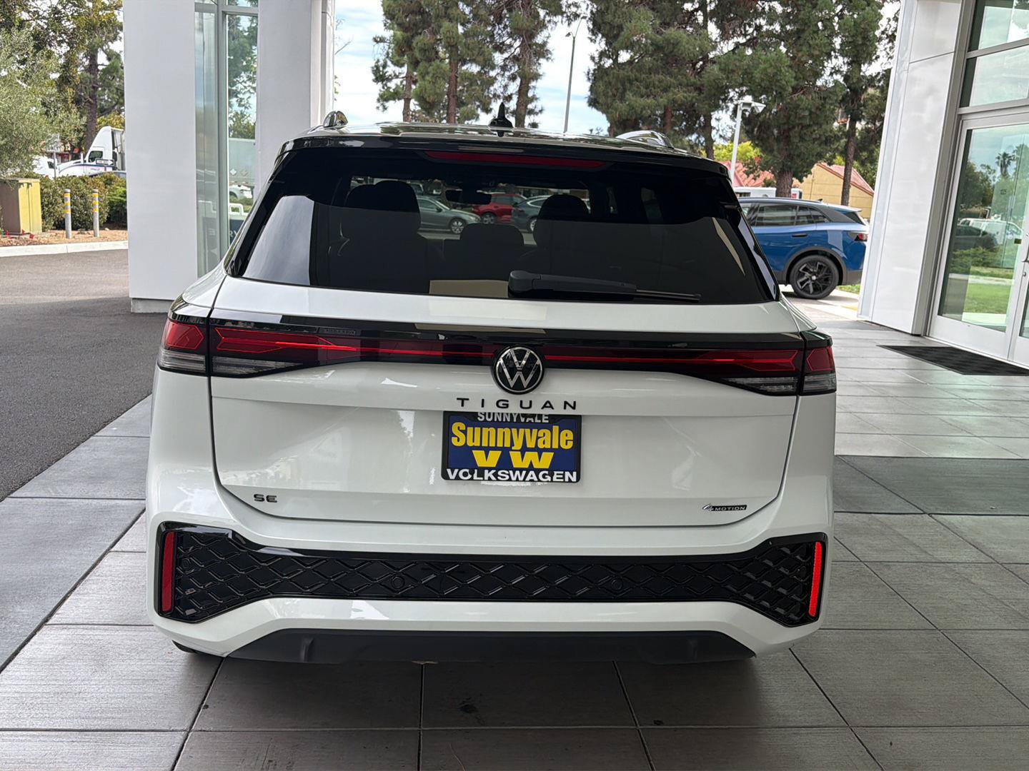 Certified 2026 Volkswagen Tiguan SE R-Line AWD/4WD image 4