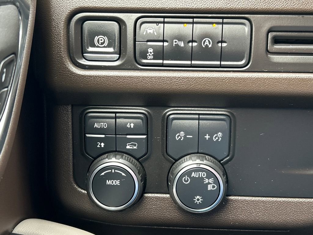 Used 2024 Chevrolet Suburban LS image 13