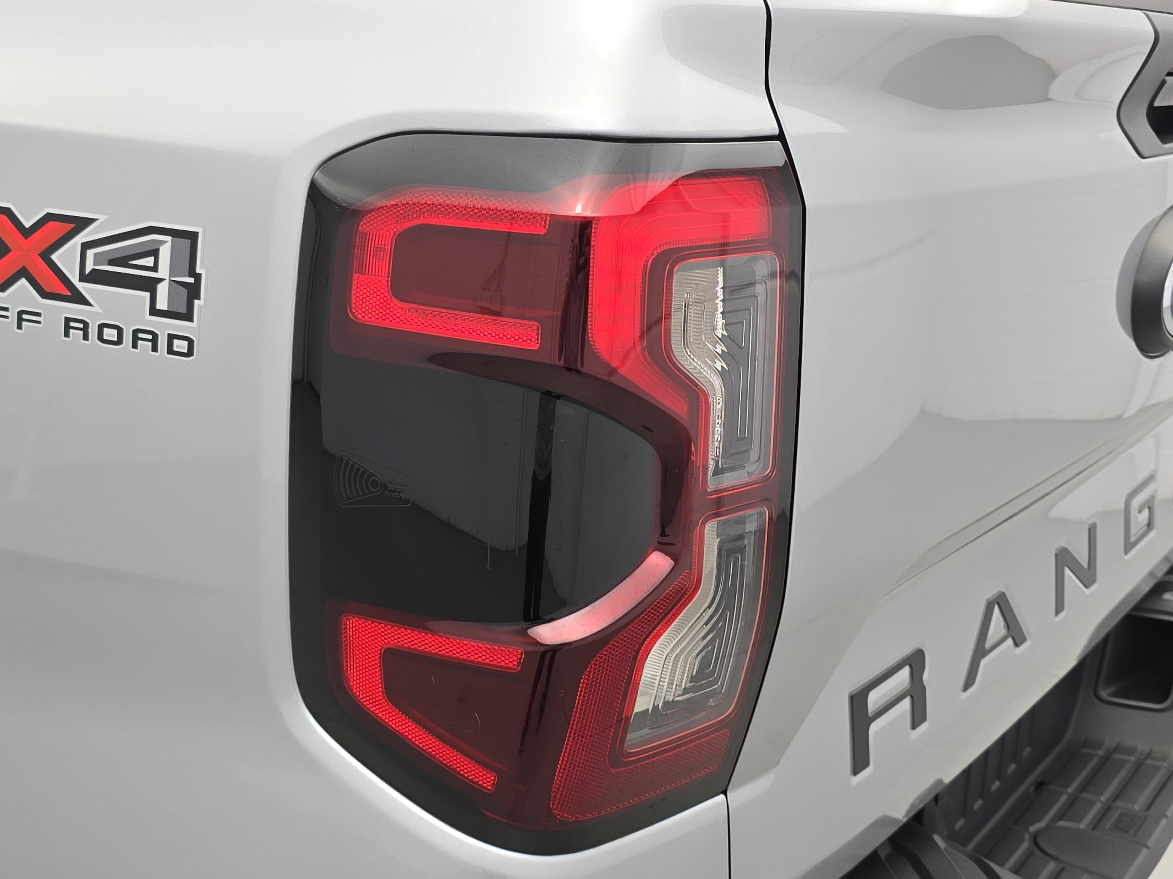 Used 2024 Ford Ranger Lariat w/ FX4 Off-Road Package AWD/4WD image 33