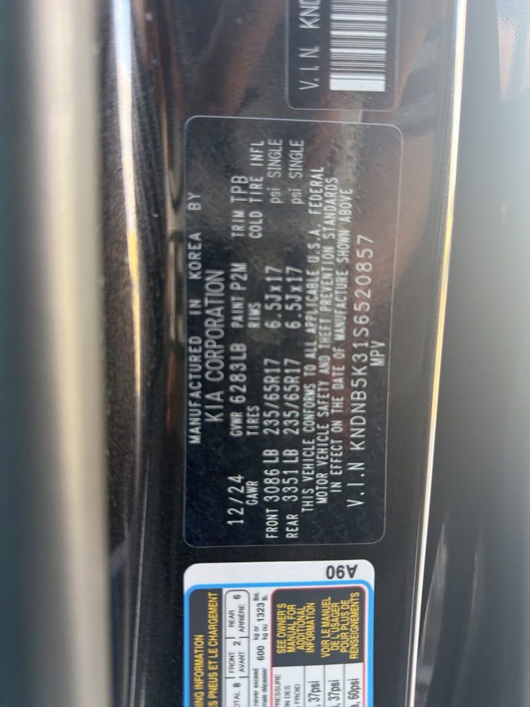 Used 2025 Kia Carnival image 10