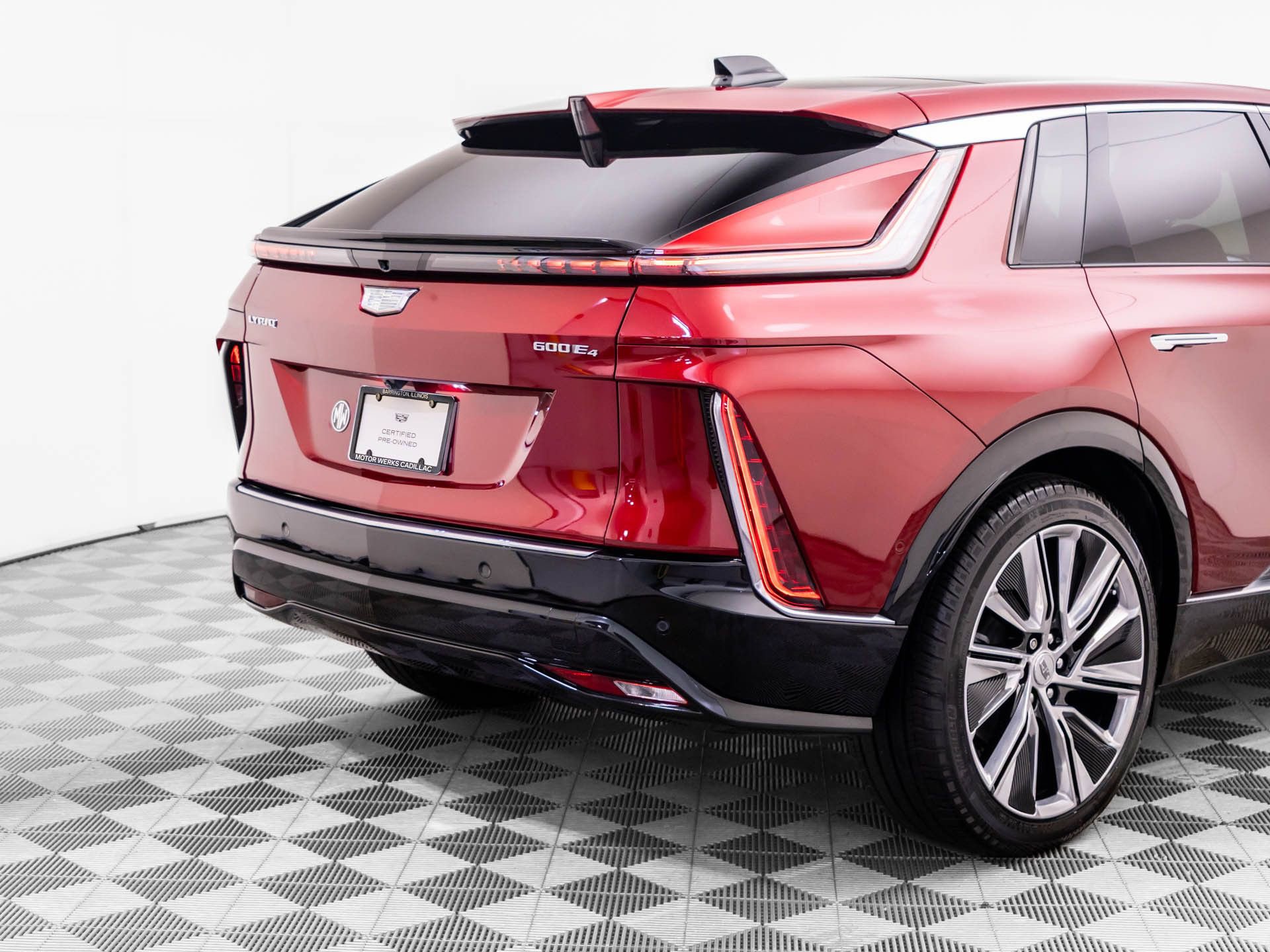 Used 2024 Cadillac Lyriq Luxury w/ LPO, Floor Liner Package image 41