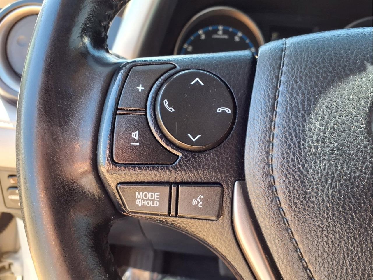 Used 2018 Toyota RAV4 XLE AWD/4WD image 26