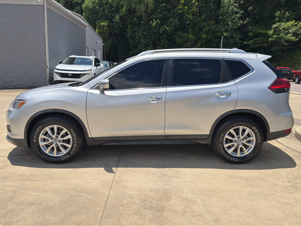 Used 2017 Nissan Rogue SV w/ SV Premium Package FWD image 6