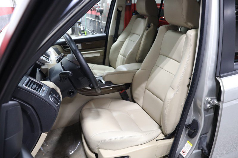 Used 2011 Land Rover Range Rover Sport HSE AWD/4WD image 35