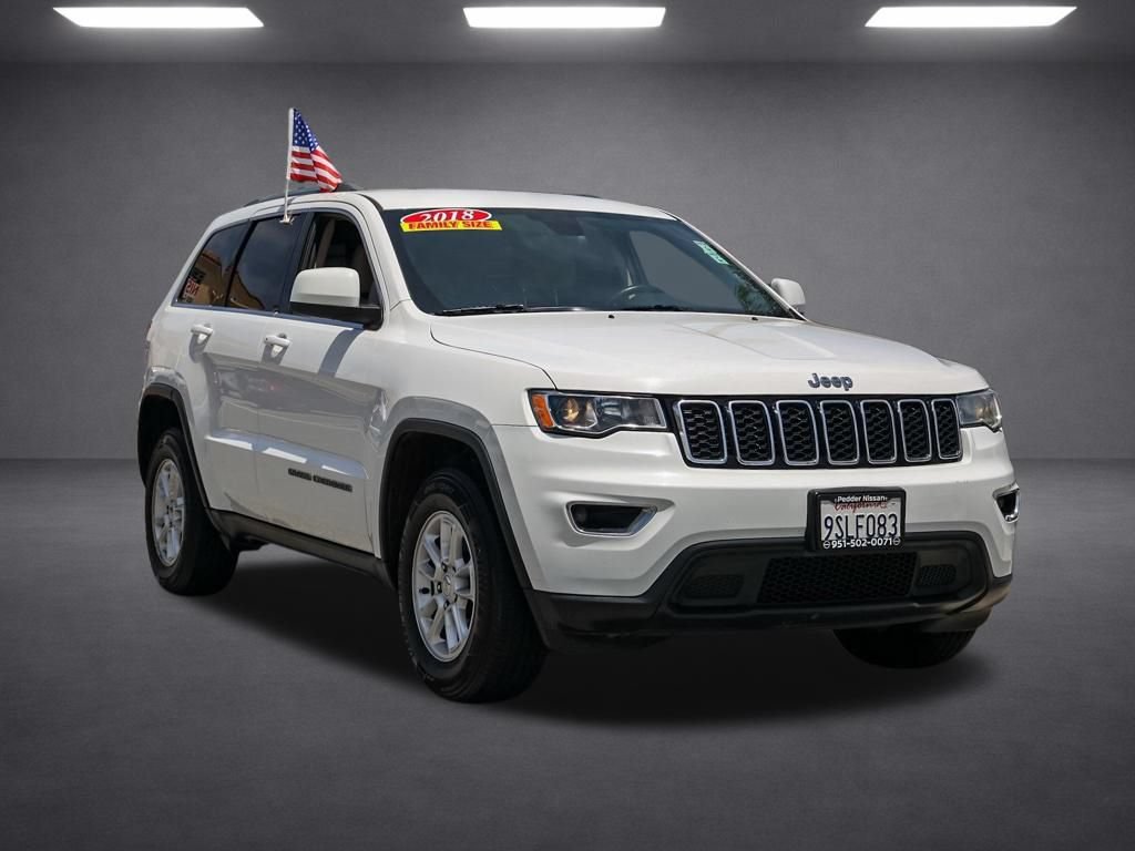 Used 2018 Jeep Grand Cherokee Laredo RWD image 2