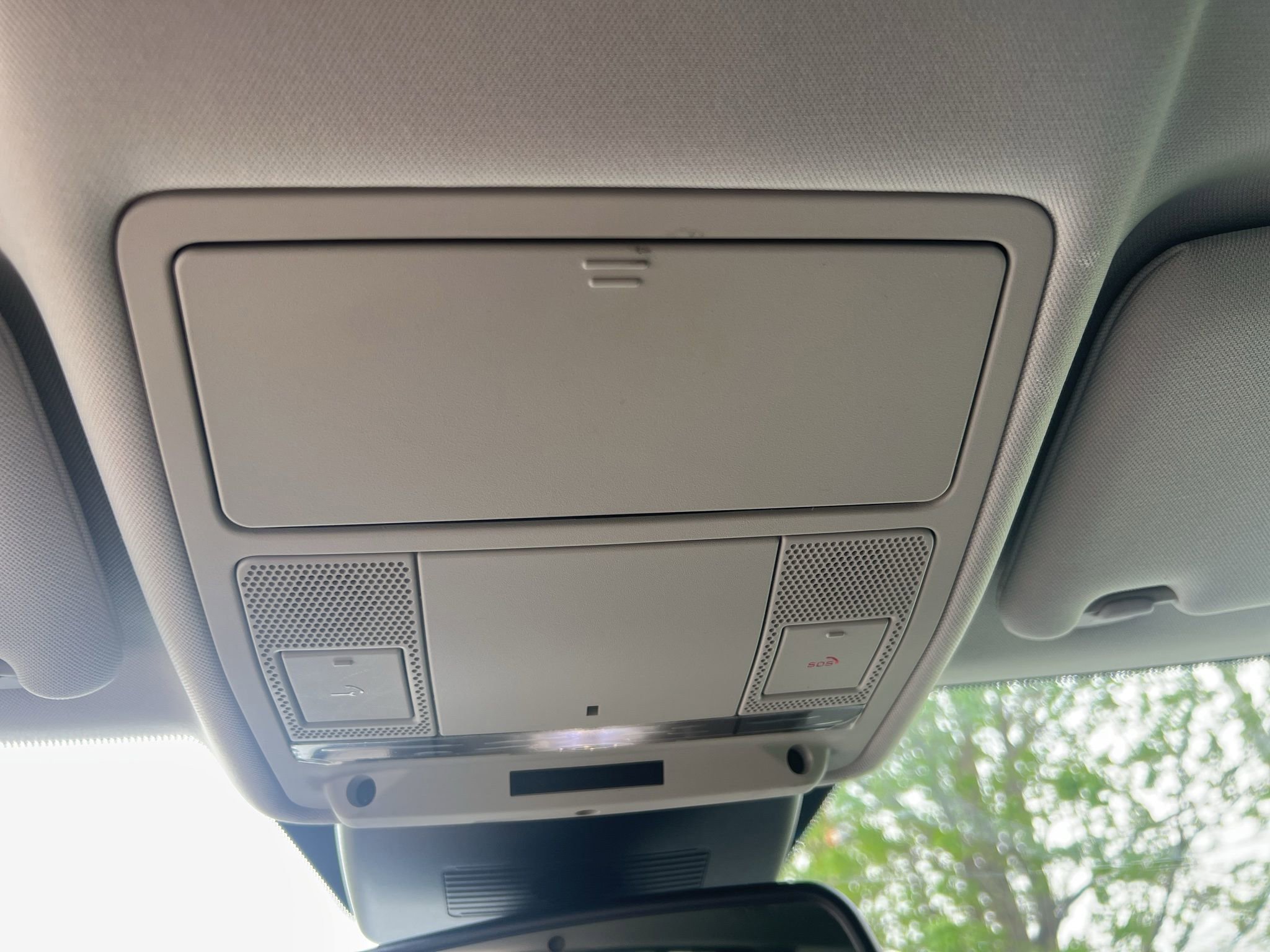 Used 2019 Land Rover Range Rover Evoque SE image 19