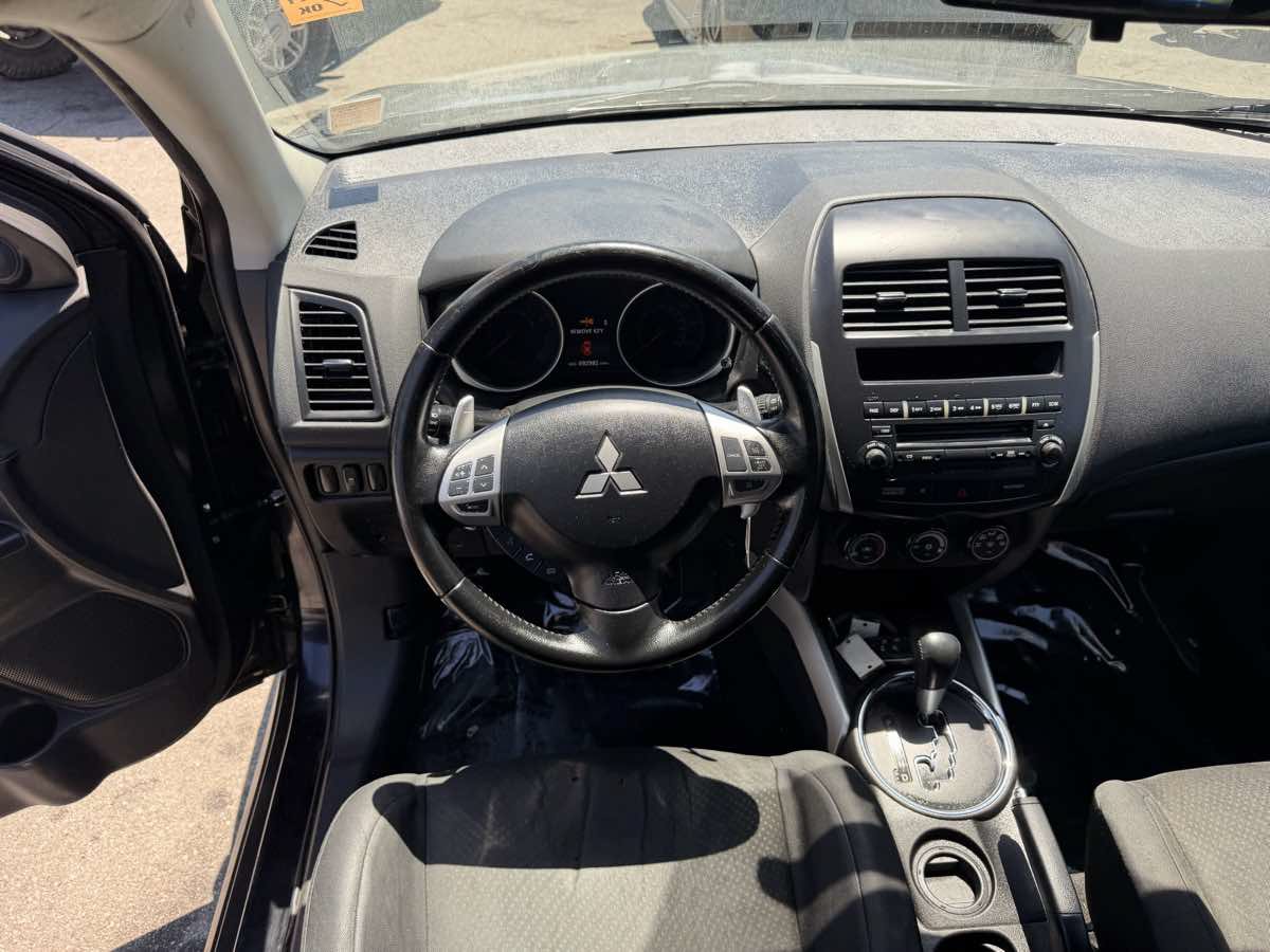 Used 2013 Mitsubishi Outlander Sport ES FWD image 11
