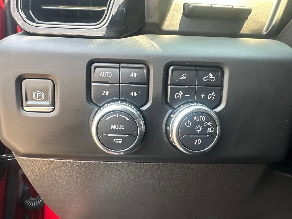 Certified 2023 GMC Sierra 1500 AT4 w/ Technology Package AWD/4WD image 11