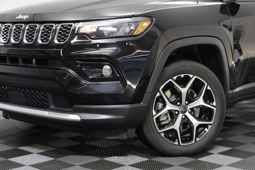 Used 2025 Jeep Compass Limited AWD/4WD image 3