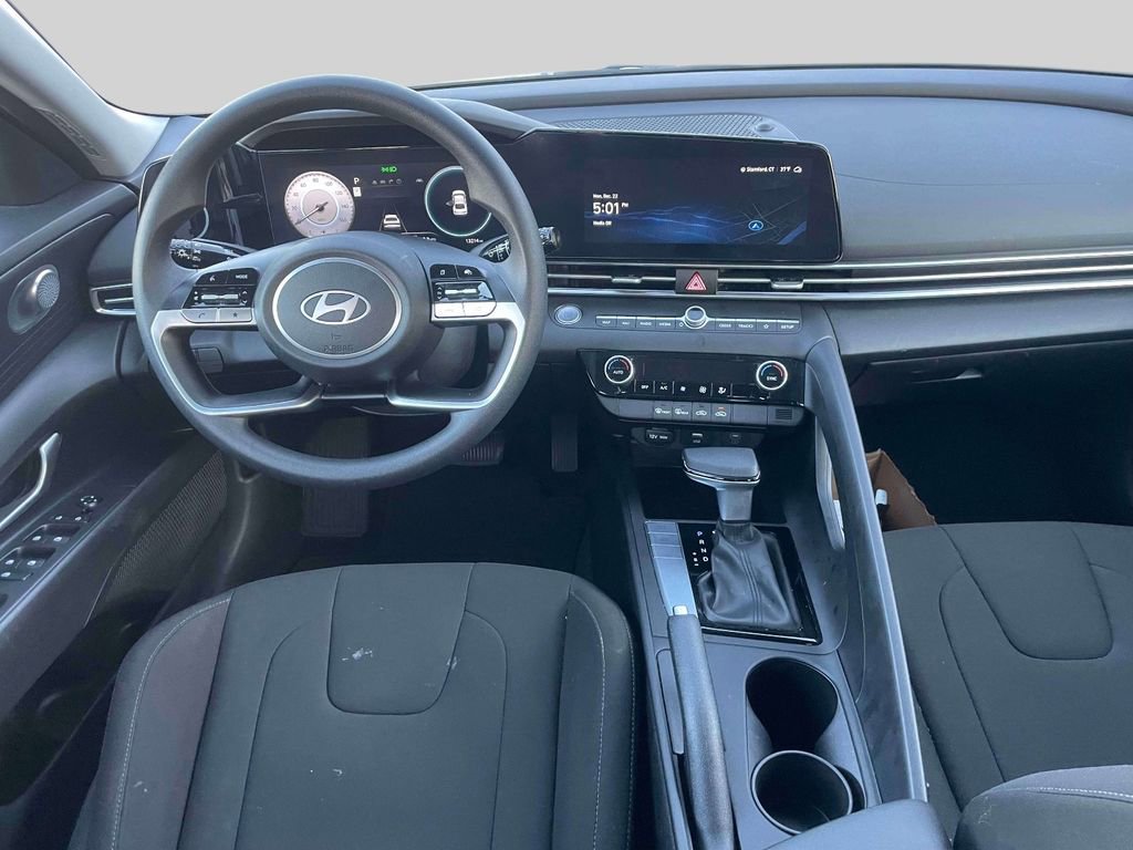 Used 2024 Hyundai Elantra SEL image 13