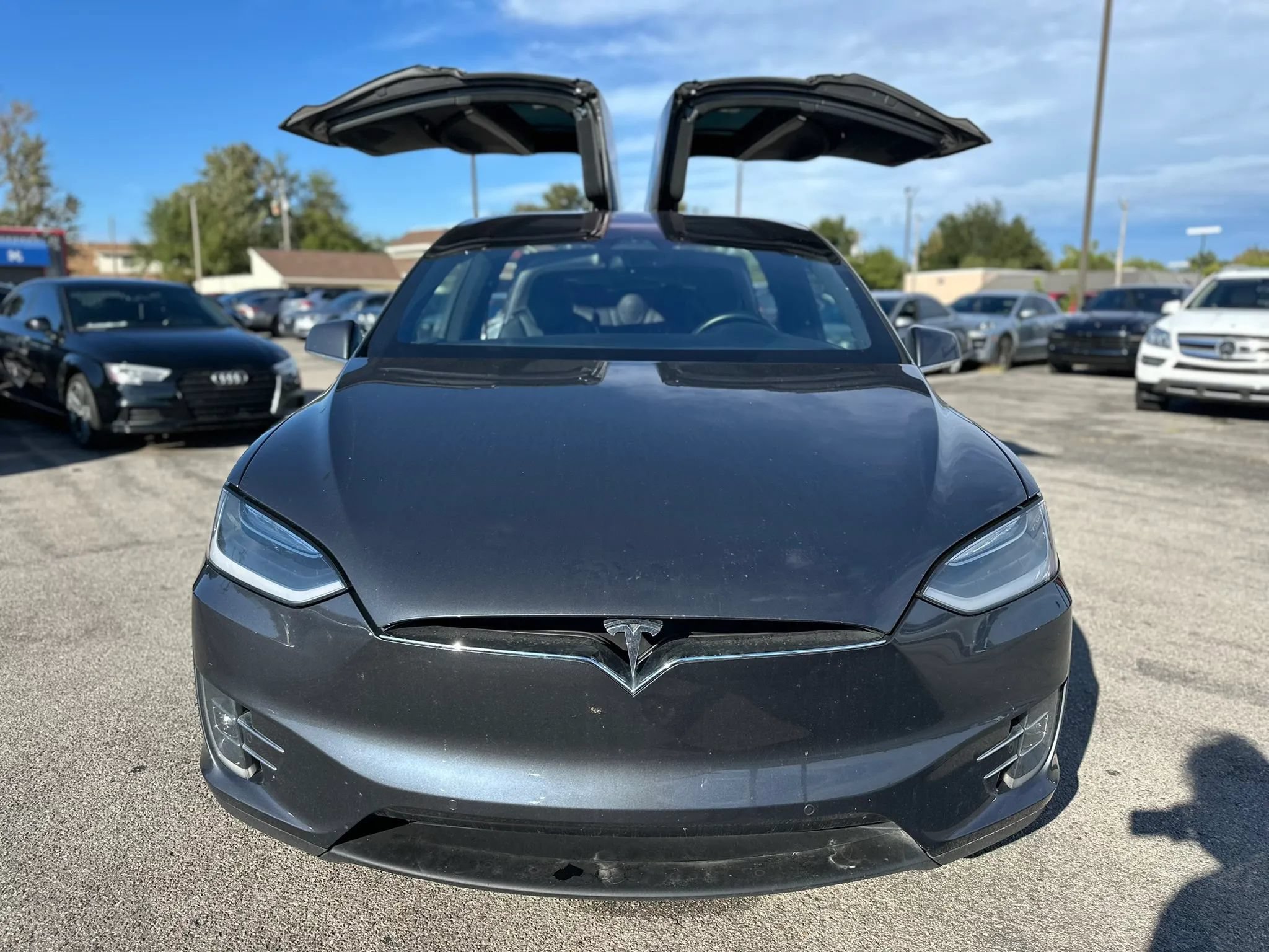 Used 2017 Tesla Model X 75D AWD/4WD image 4