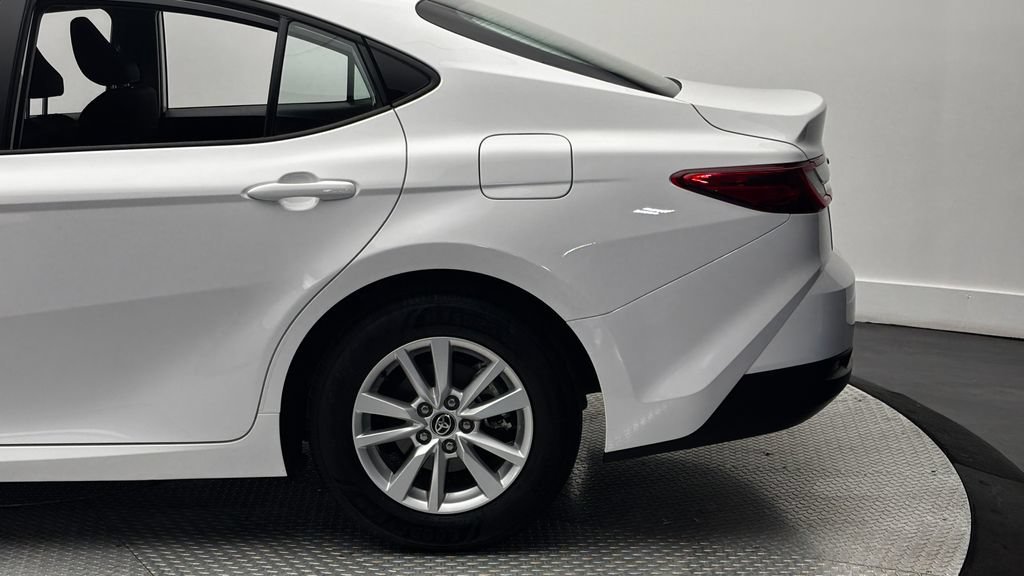 Used 2026 Toyota Camry LE FWD image 4