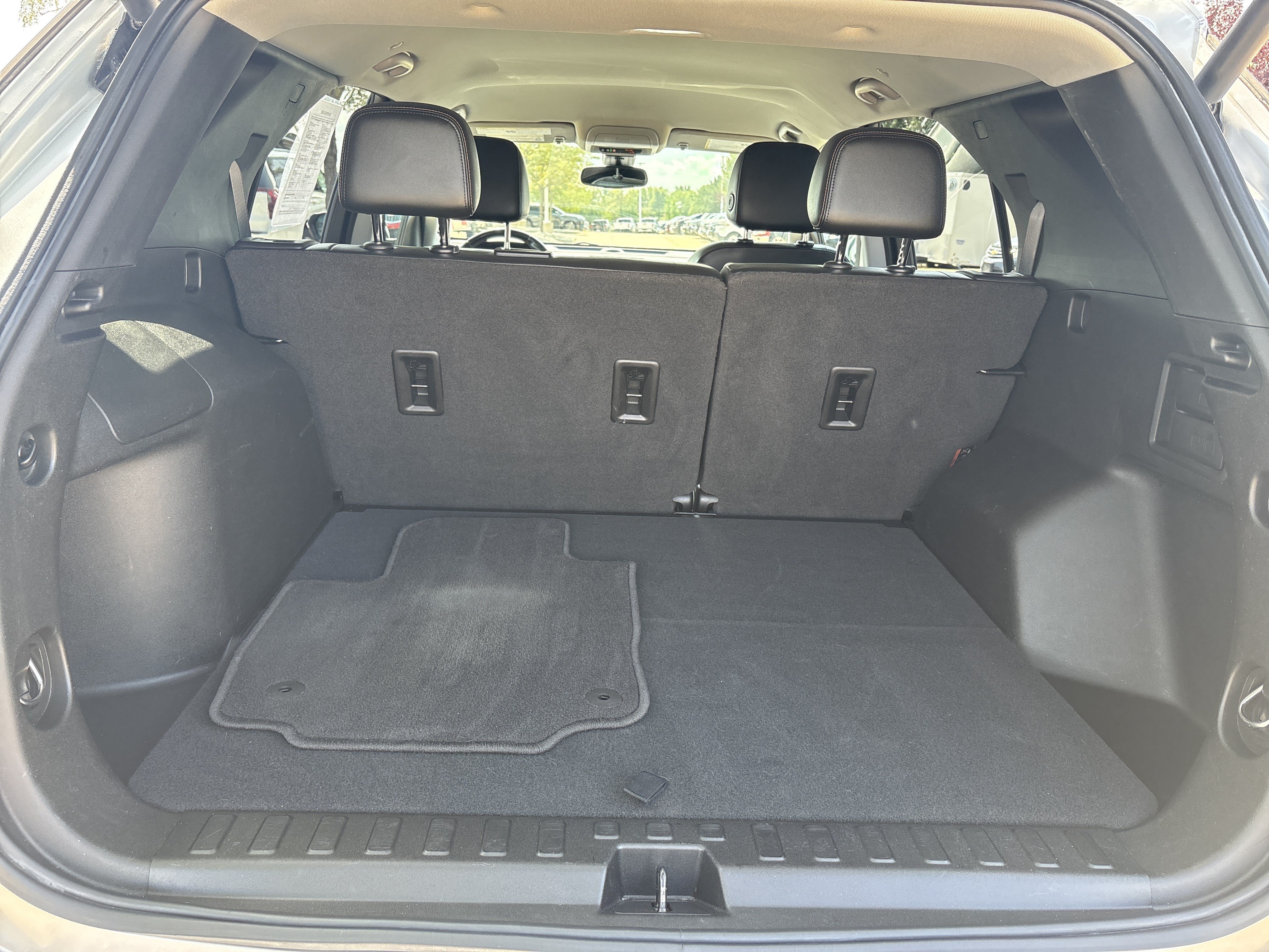 Used 2021 Chevrolet Equinox Premier w/ Redline Edition FWD image 14
