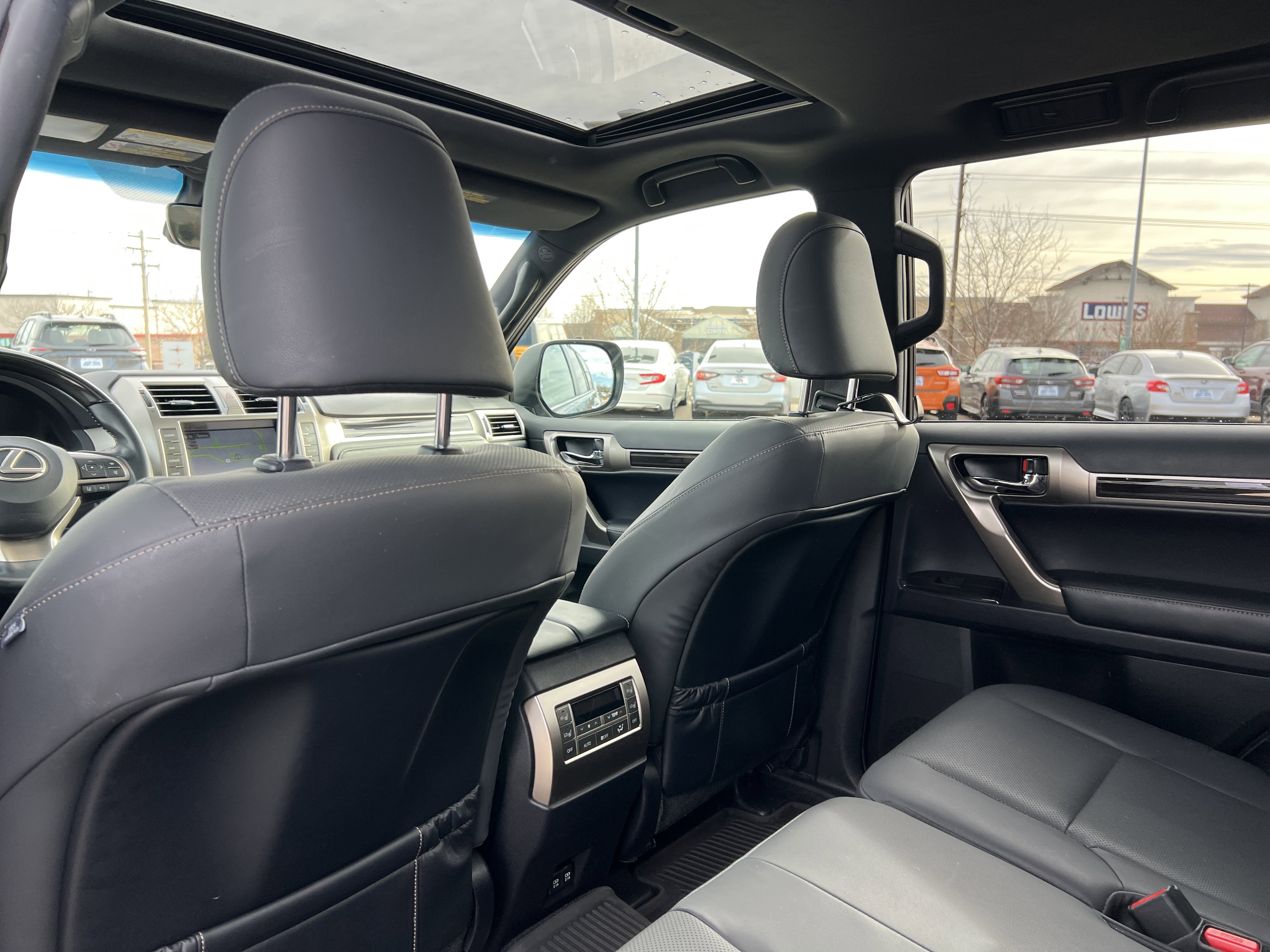 Used 2020 Lexus GX 460 Premium w/ Premium Package image 24