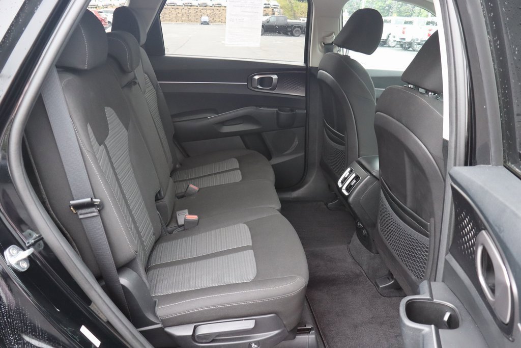 Used 2022 Kia Sorento LX image 18