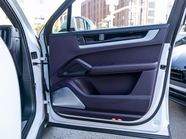 Used 2025 Porsche Cayenne S image 51