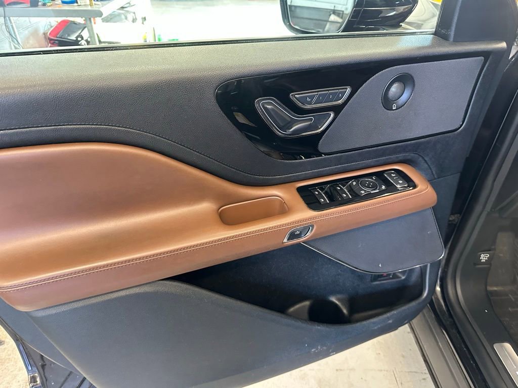 Used 2024 Lincoln Aviator Reserve w/ Elements Package Plus image 11