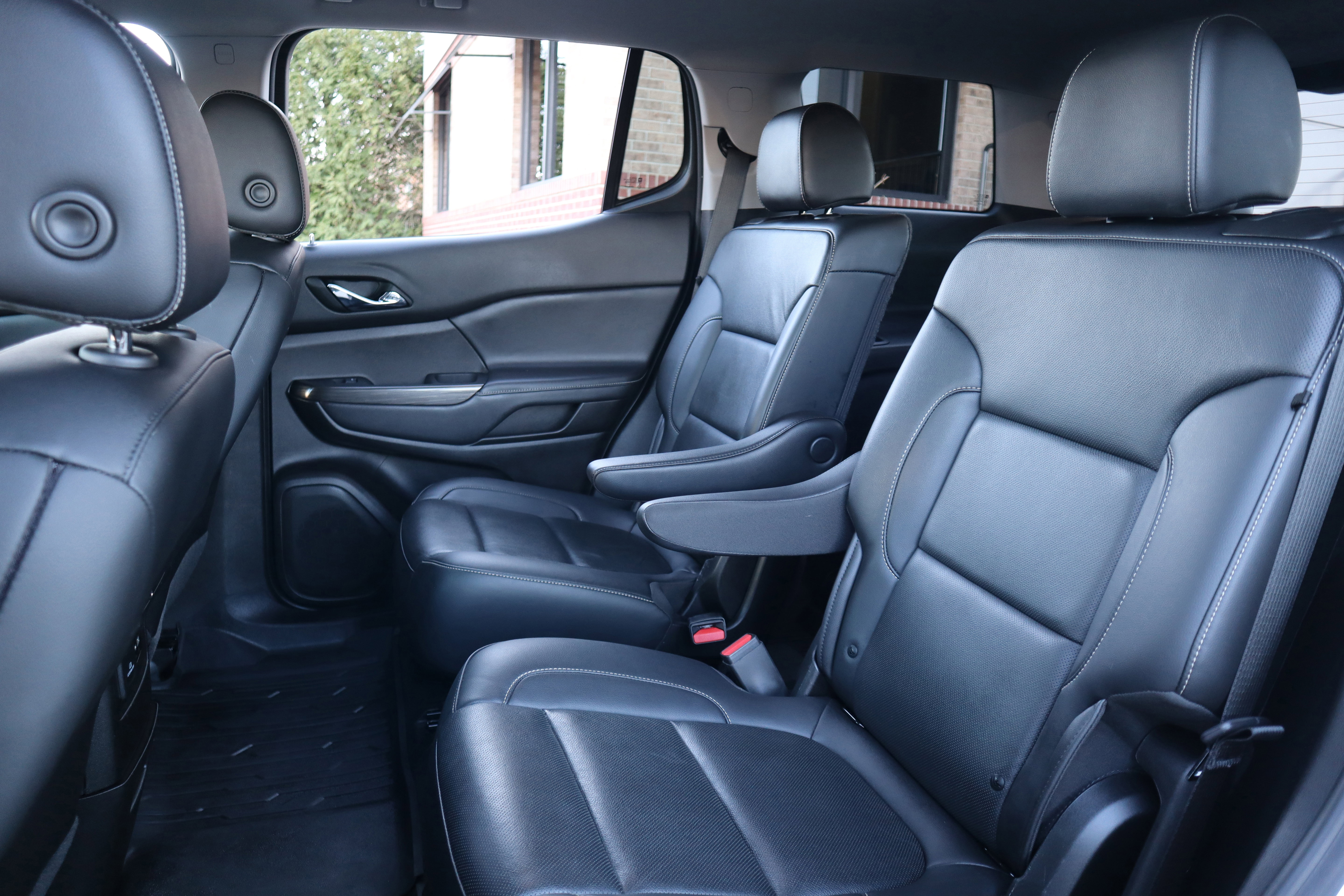 Used 2023 GMC Acadia SLT w/ Elevation Edition image 30