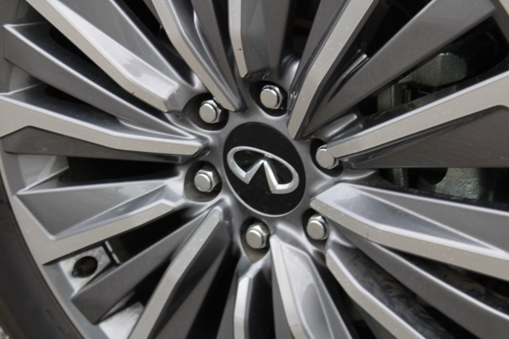 Certified 2025 INFINITI QX80 Luxe image 11