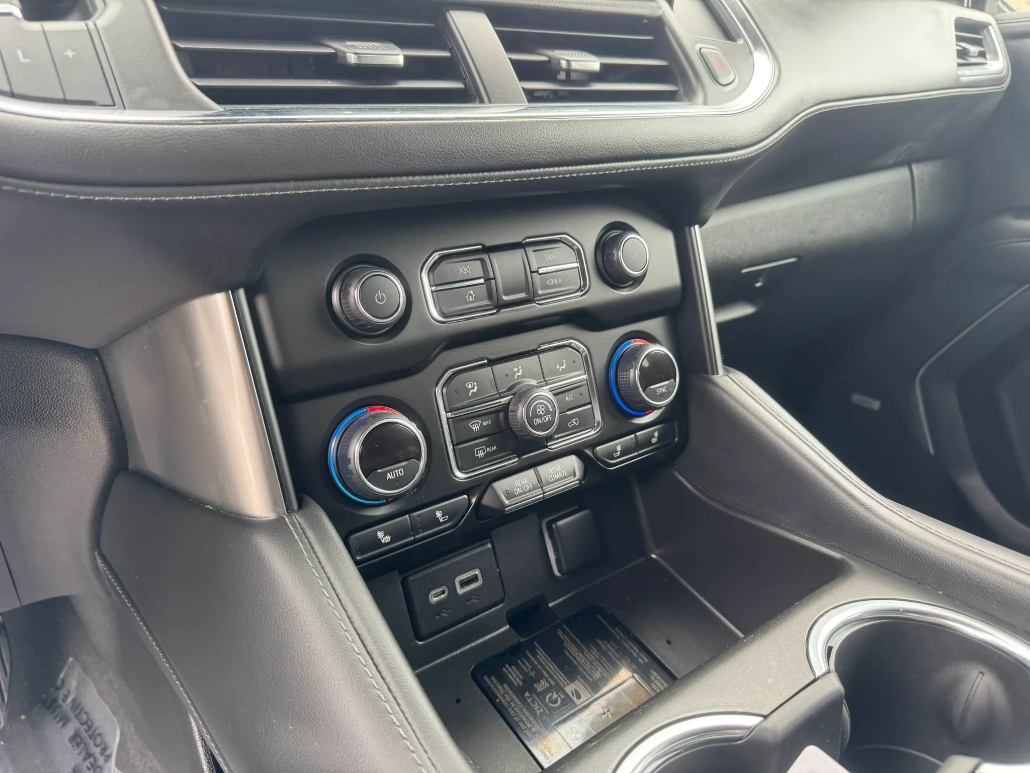 Used 2022 Chevrolet Tahoe Z71 AWD/4WD image 12
