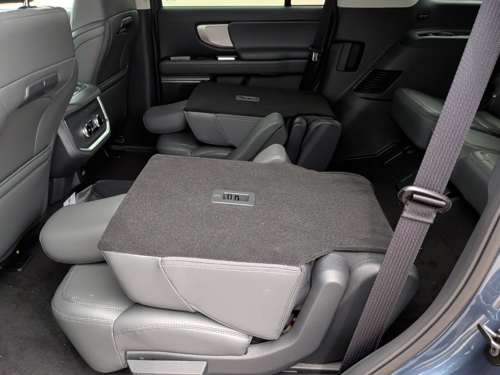 New 2027 Ford Expedition Active RWD image 36