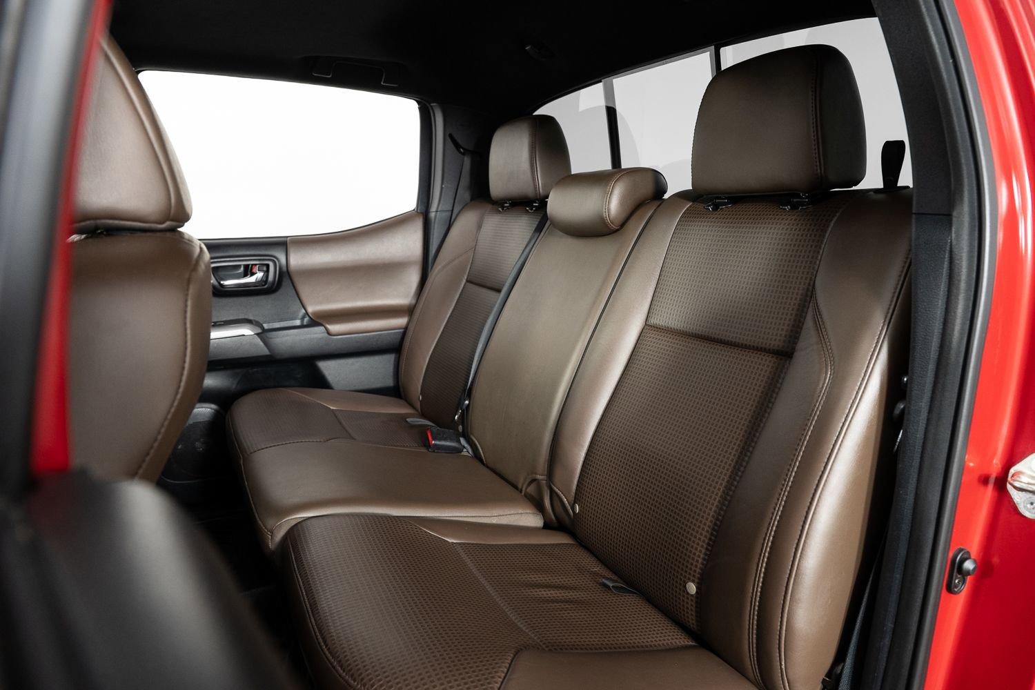 Used 2017 Toyota Tacoma Limited image 16