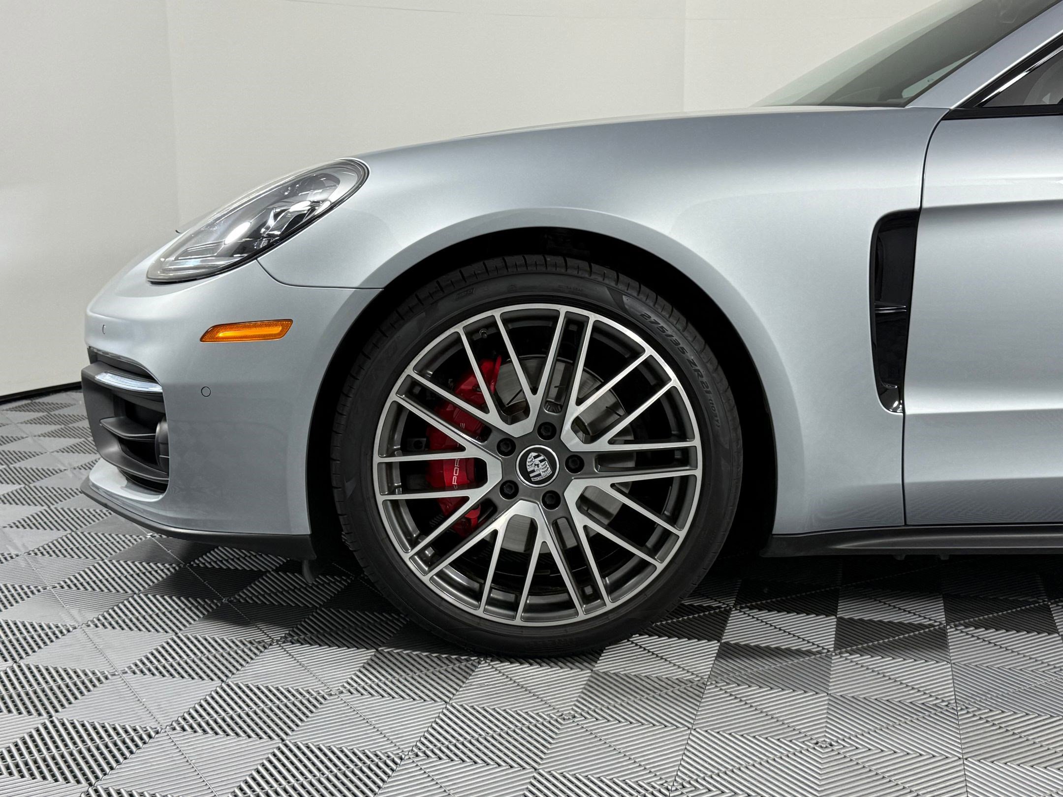 Used 2023 Porsche Panamera 4S image 12