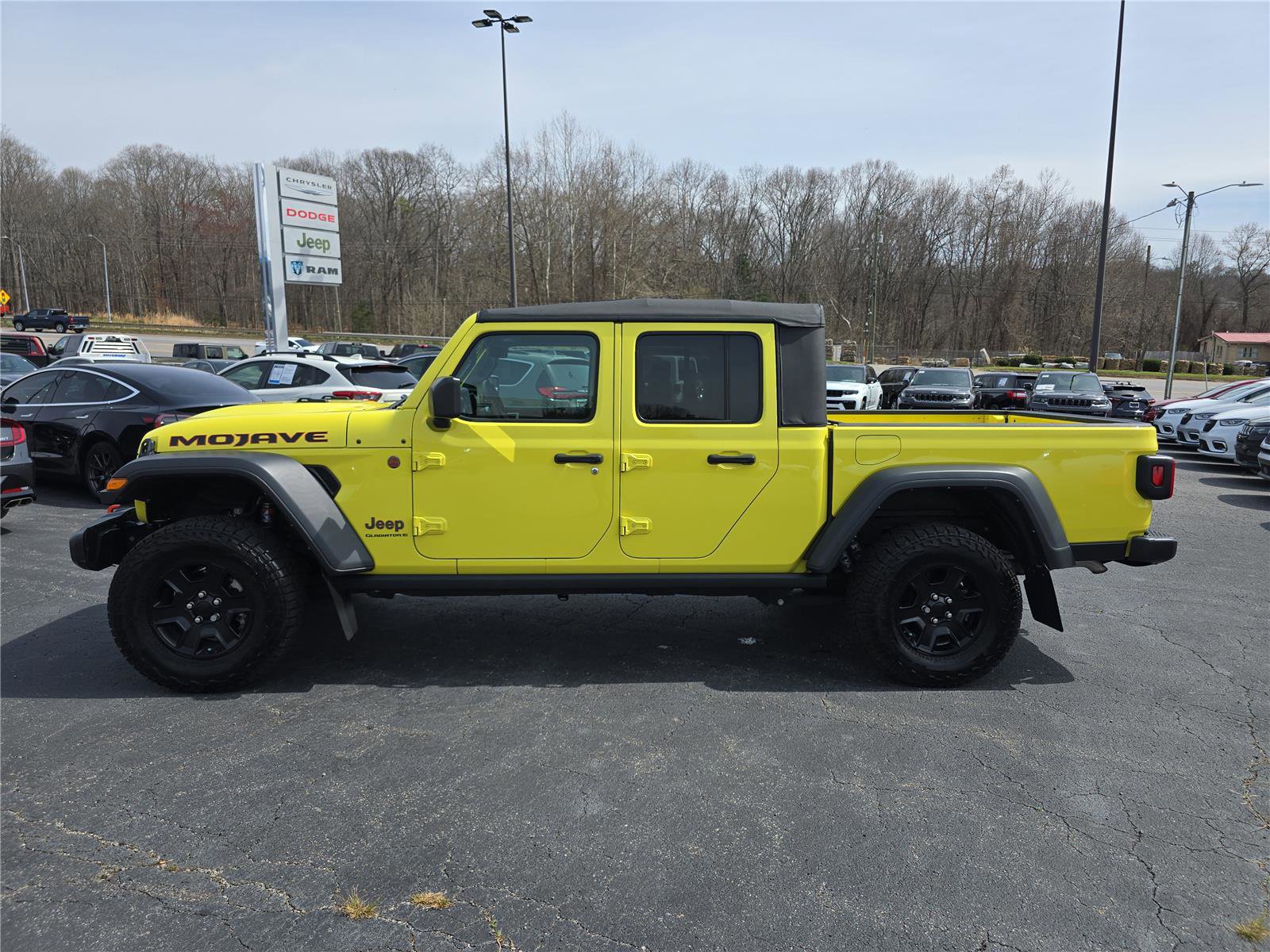 Used 2023 Jeep Gladiator Mojave image 7
