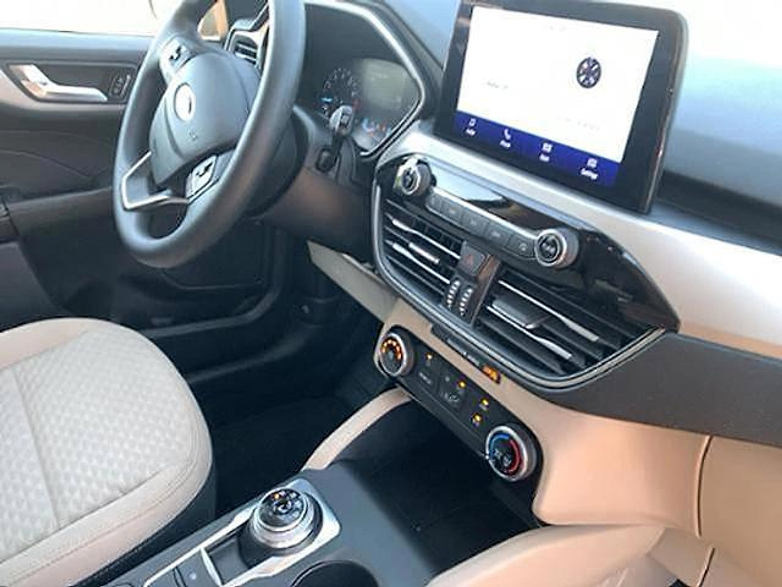 Used 2021 Ford Escape SE image 13