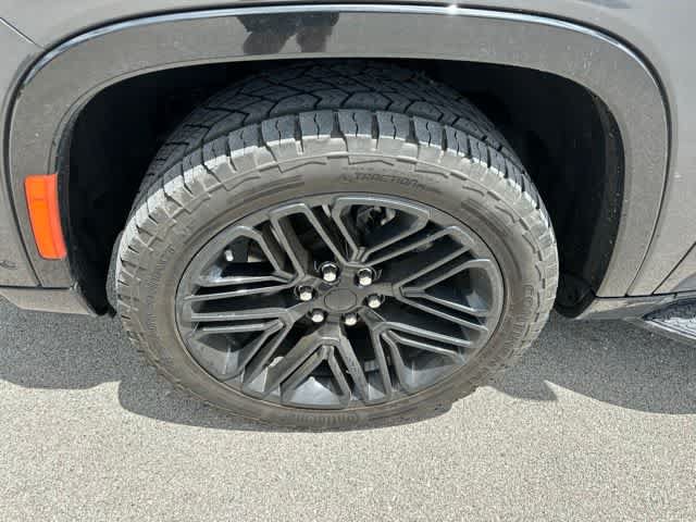 Used 2023 Jeep Wagoneer Series II AWD/4WD image 3