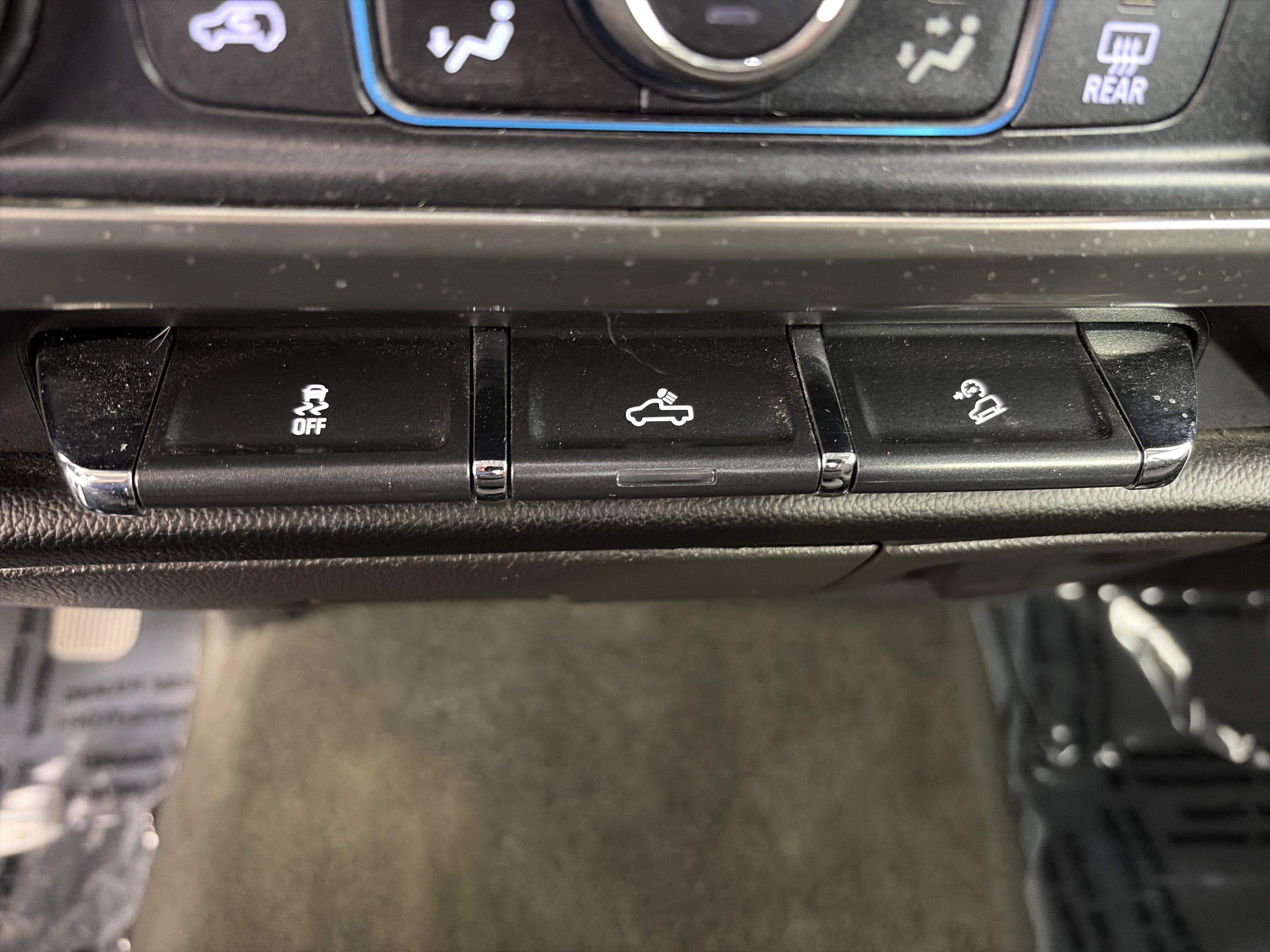 Used 2018 Chevrolet Silverado 1500 LT w/ All Star Edition AWD/4WD image 26