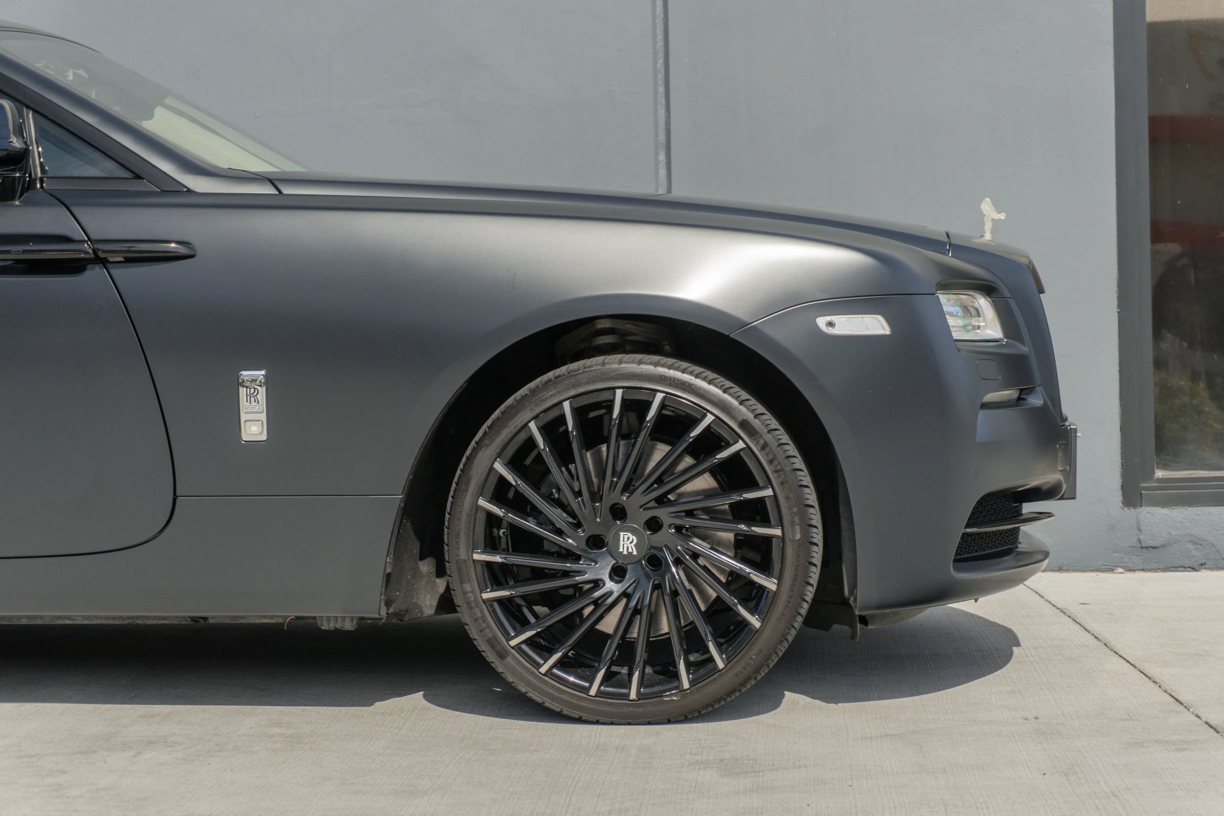 Used 2016 Rolls-Royce Wraith RWD image 38