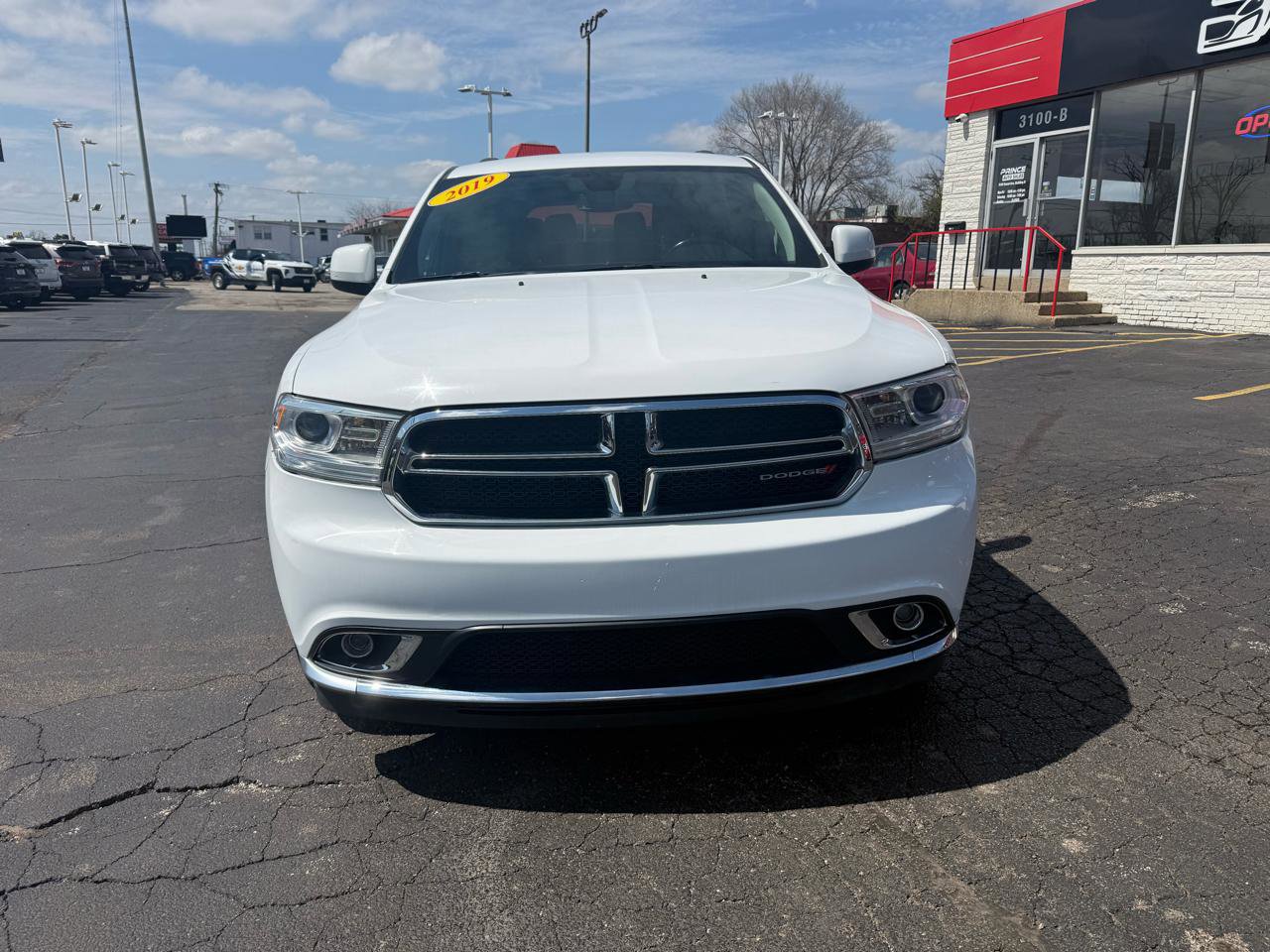 Used 2019 Dodge Durango SXT AWD/4WD image 2