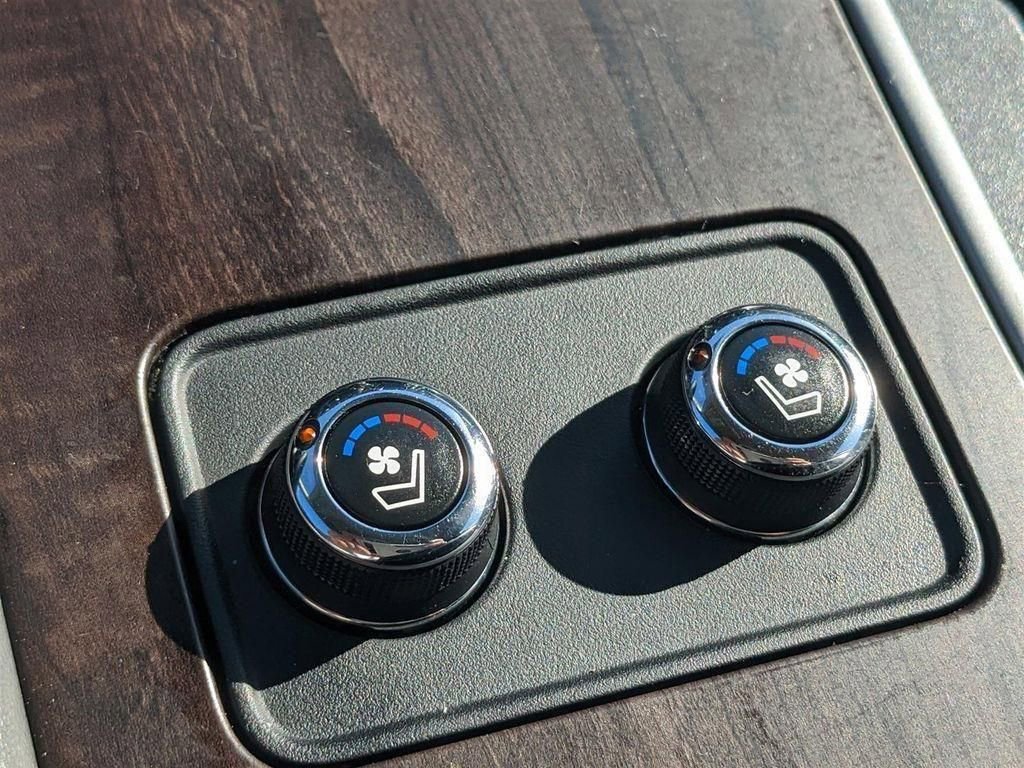 Used 2020 Nissan Murano Platinum w/ Cargo Package image 19