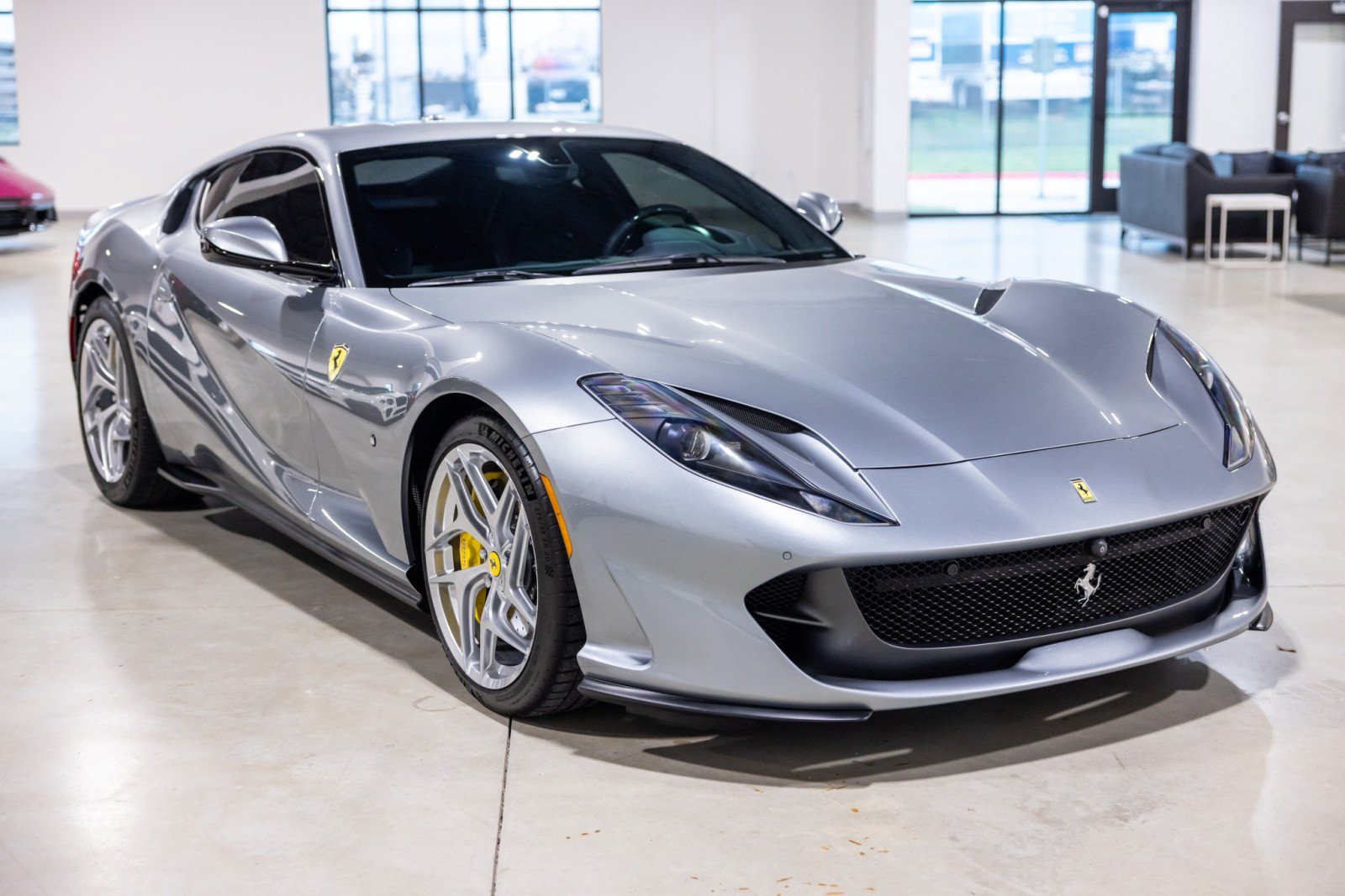 Used 2019 Ferrari 812 Superfast RWD image 10