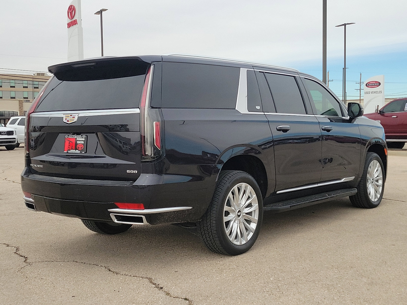 Used 2022 Cadillac Escalade ESV Luxury image 4