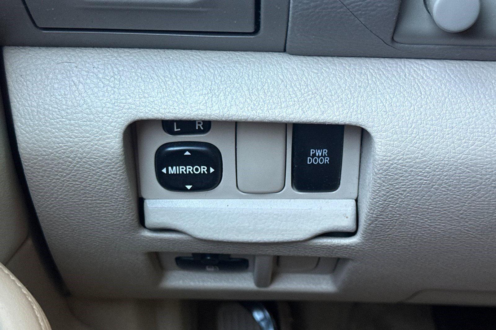Used 2006 Lexus RX 330 AWD w/ Premium Plus Pkg image 34