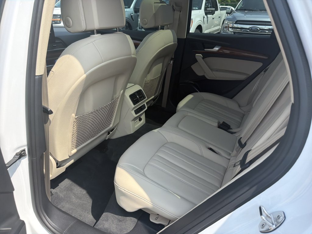 Used 2023 Audi Q5 2.0T Premium w/ Convenience Package AWD/4WD image 13