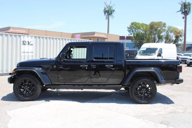 Used 2025 Jeep Gladiator Sport AWD/4WD image 7