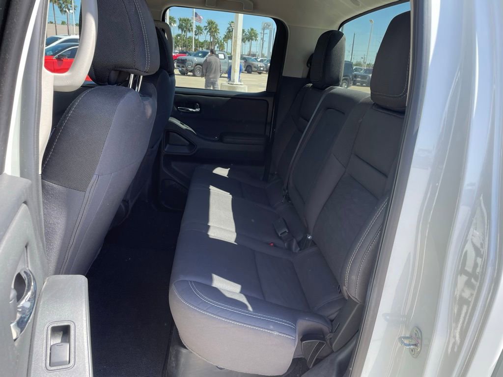 Certified 2024 Nissan Frontier SV w/ Tow Package image 15