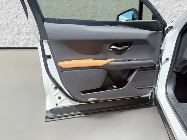 Used 2025 Lexus UX 300h FWD w/ Accessory Package (Z1) image 21