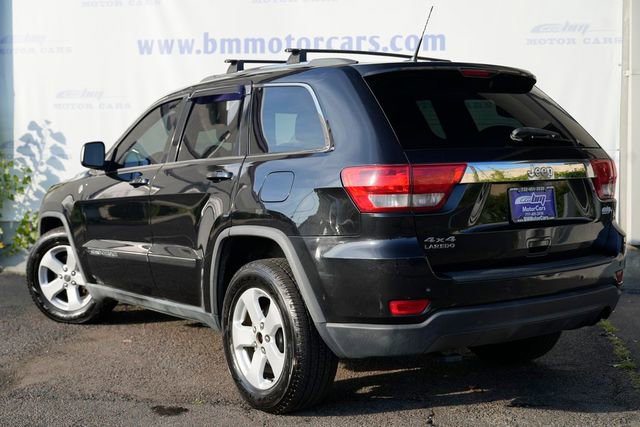 Used 2011 Jeep Grand Cherokee Laredo image 4