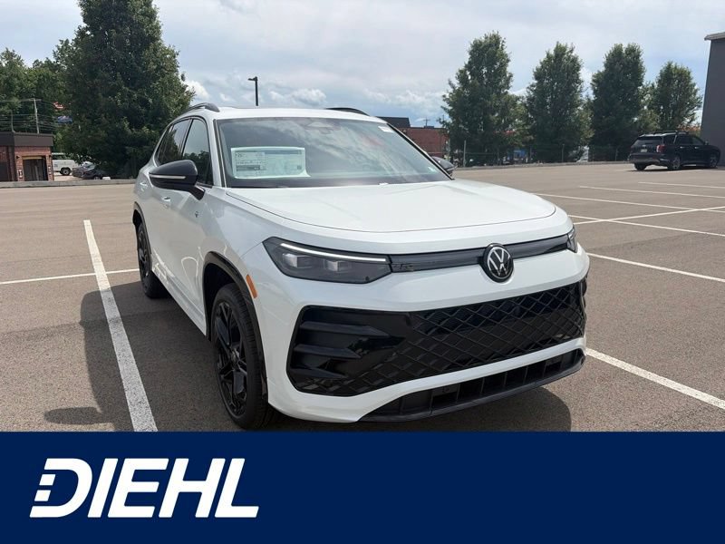 New 2026 Volkswagen Tiguan SE R-Line AWD/4WD image 1